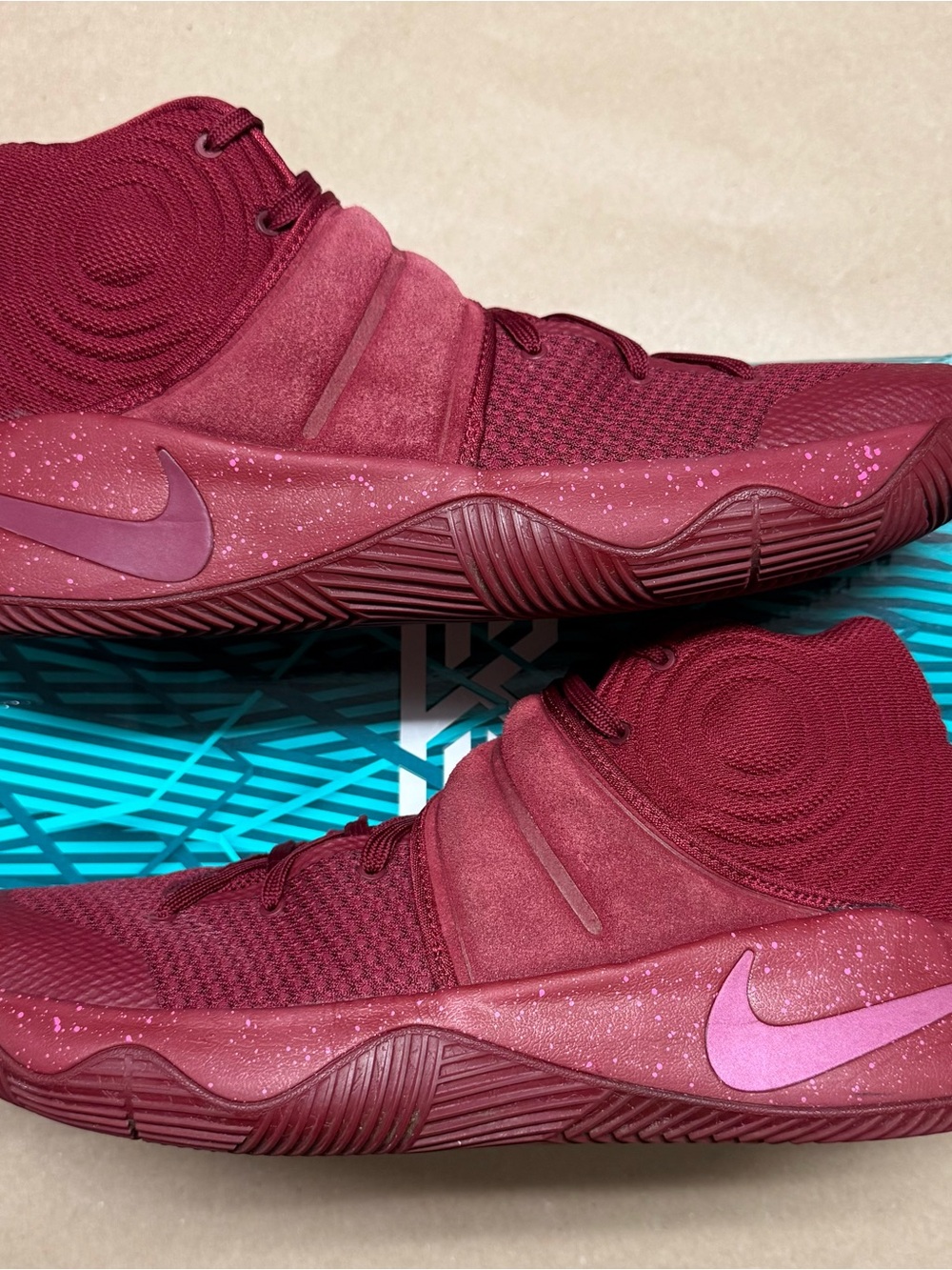 Nike Kyrie 2 Red Velvet Men’s size 14 Basketball Shoes Rare!